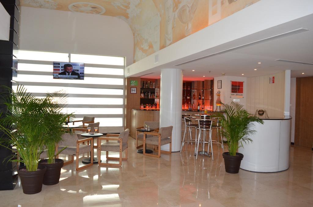 Hotel Ramada Hola 4*